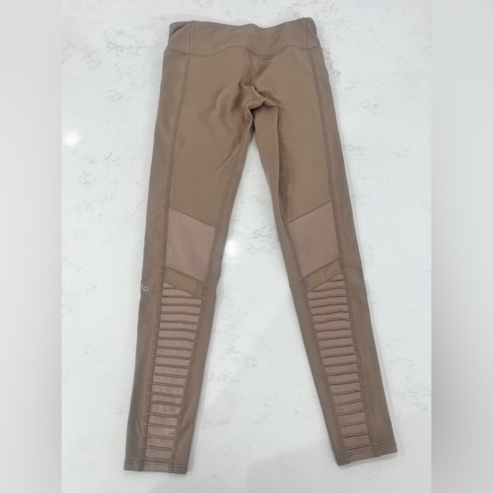 ALO Yoga Tan Leggings with Ribbed Panels - Picture 4 of 5